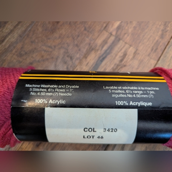 Vintage Sayelle Knitting Worsted Yarn  3 Ruby Red Shades & 1  Pink 50g X4 - Picture 13 of 14